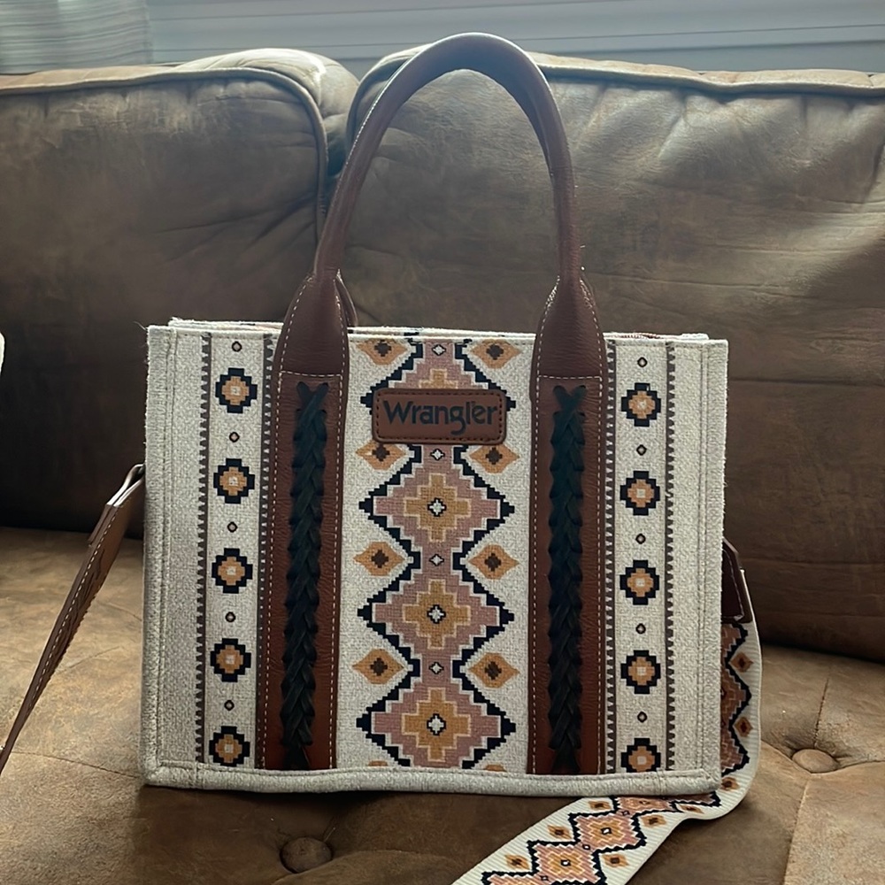 Wrangler tote